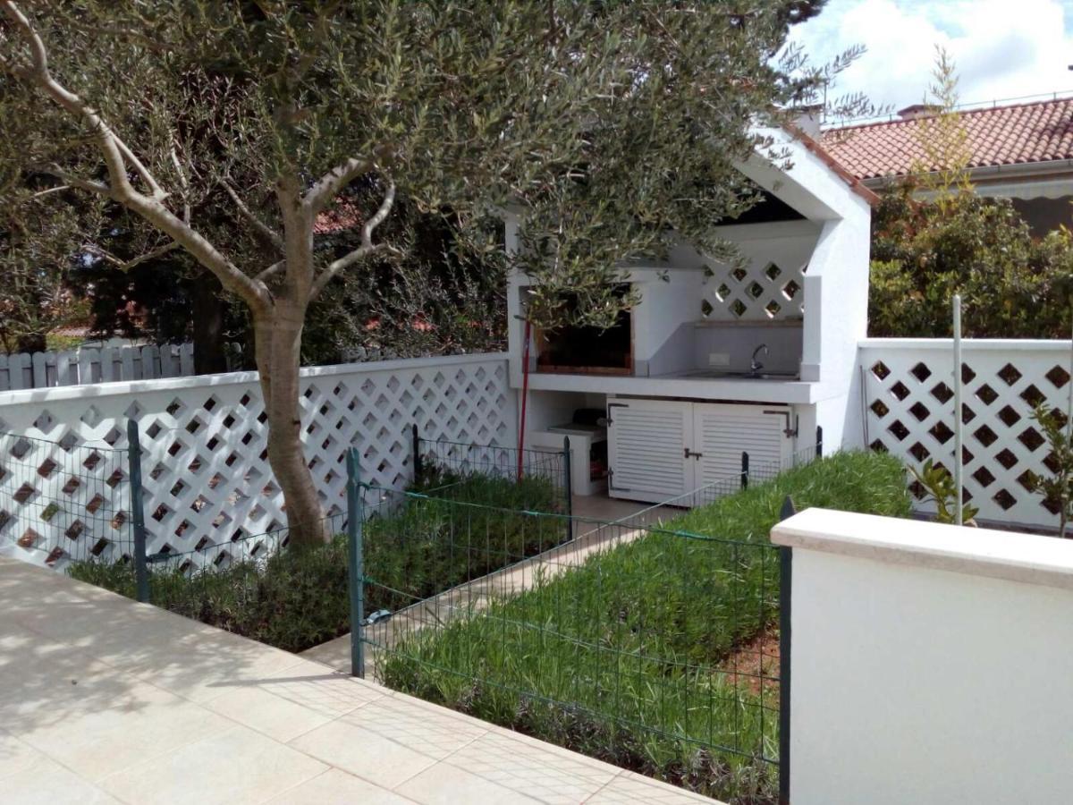 Apartment Mato Barbariga Εξωτερικό φωτογραφία